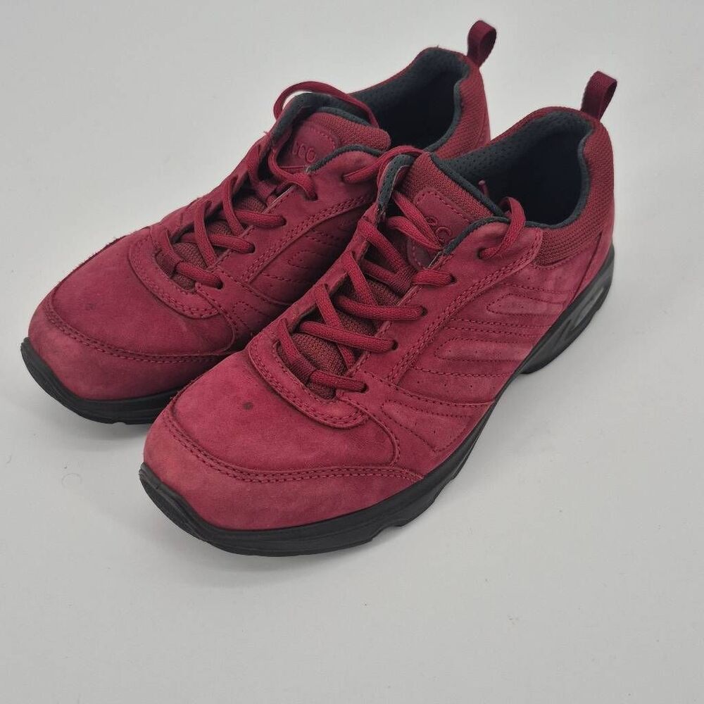 Ecco Women's Size 9.5 Leather Sneakers Red
